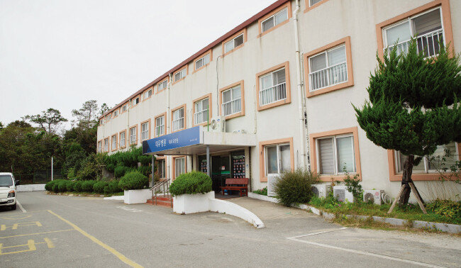 신안대우병원 외관. [지호영 기자]