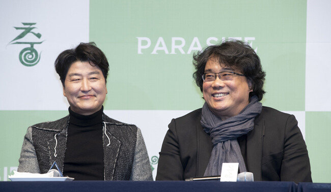 미국 아카데미 시상식 캠페인 기간 내내 코피를 쏟을 정도로 열정을 바친 배우 송강호와 봉준호 감독.[사진=박해윤 지호영 기자]
