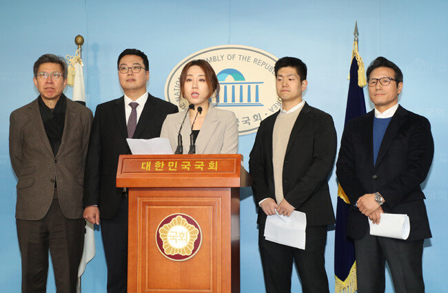 미래통합당에 합류한 청년 중도정당 대표들, 가운데는 브랜드뉴파티의 조성은 대표, 왼쪽은 젊은 보수 천하람 대표, 오른쪽은 같이오름 김재섭 대표. [동아DB]