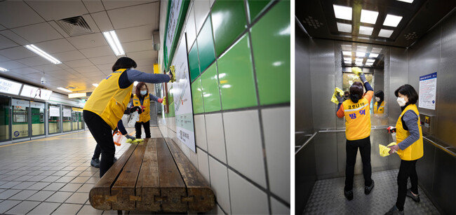 서울지하철 2호선 을지로입구역 역사 내 안내판(왼쪽)과 엘리베이터를 소독하는 지하철 미화원들. [지호영 기자]