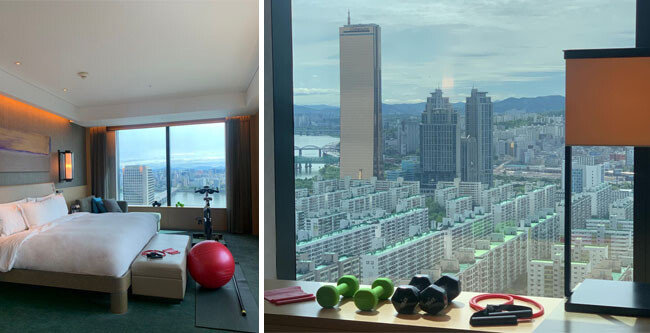 콘래드서울호텔은 언택트 서비스를 강화한 ‘스테이 헬시 패키지’를 예약하면 객실에 홈 트레이닝 기구를 넣어준다. [콘래드서울호텔 제공]