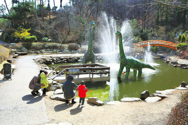 덕평공룡수목원.