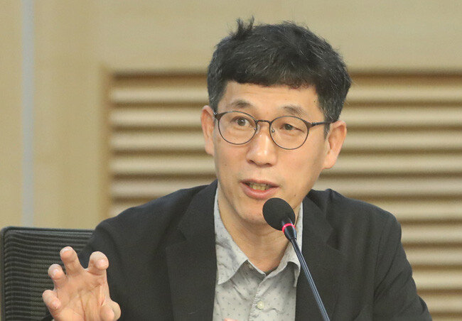 진중권. [뉴시스]