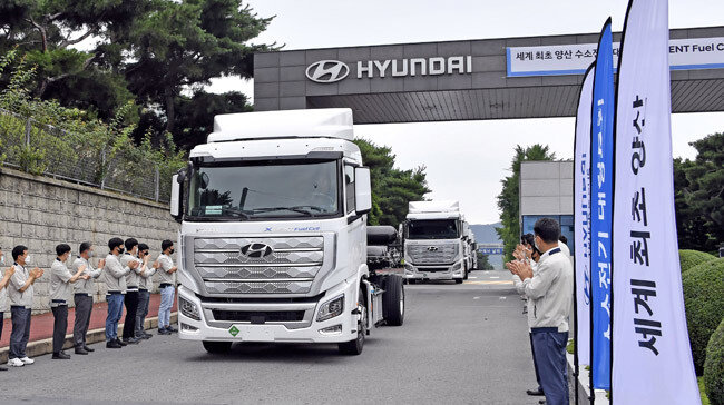 수소전기 대형트럭 ‘엑시언트 수소전기트럭’.