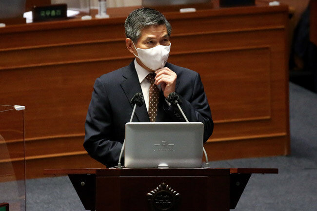 정경두 국방부 장관이 9월 15일 서울 여의도 국회 본회의장에서 열린 대정부질문에 참석했다. [뉴스1]