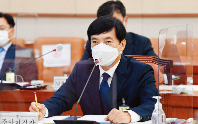 ‘사건 먹는 하마’라는 오명을 쓴 이성윤 서울중앙지검장. [동아DB]