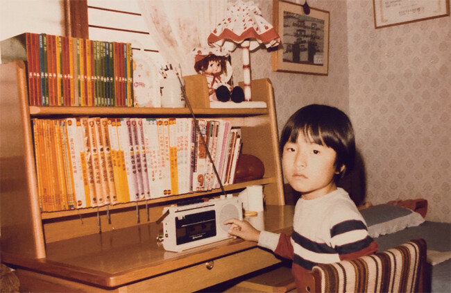 1983년 아버지가 처음 사준 라디오. 김영대는 이 라디오를 들으며 유년 시절을 보냈다. [사진 제공 · 김영대]