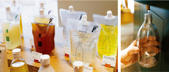 아로마티카의 리필 제품(왼쪽). 리필 스테이션에서 다양한 제품을 덜어 살 수 있다. [홍태식]