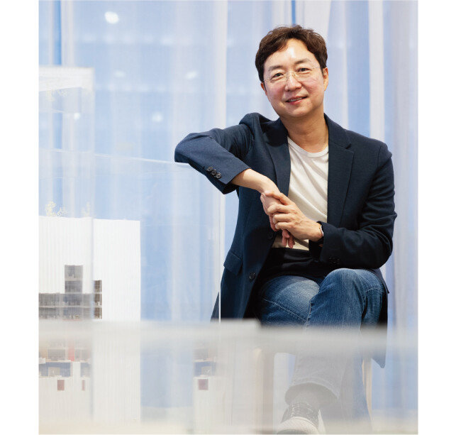 유현준 교수는 서울에 대규모 주택 공급이 이뤄져야 한다고 말한다. [홍태식]