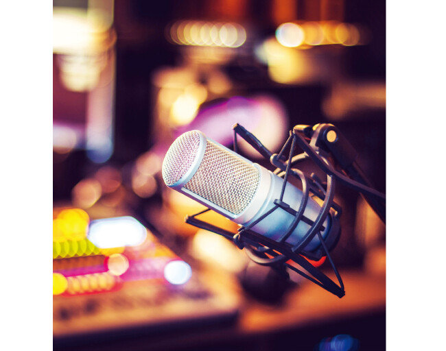 자신의 곡을 다시 녹음해 발매하는 셀프 리메이크가 유행 중인 가요계. [GETTYIMAGES]