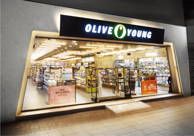 CJ올리브영은 지난해 12월 프리IPO(상장 전 투자 유치)에 성공해 내년 상장을 준비하고 있다. [사진 제공 · CJ올리브네트웍스]