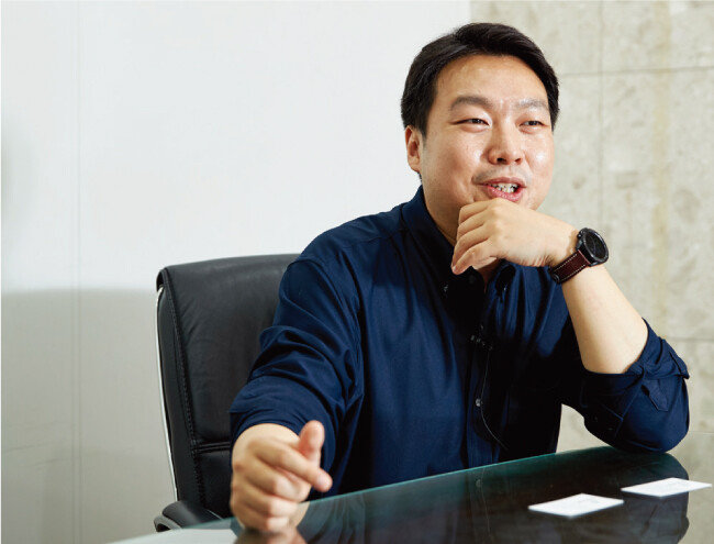 김영빈 대표는 모든 사람이 투자의 원리, 돈의 속성 등에 대해서 공부하면 좋겠다고 말한다. [홍중식 기자]