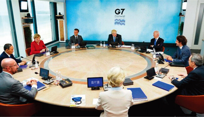 G7 정상들이 6월 11~13일 열린 정상회의에서 중국 견제 방안 등을 논의하고 있다. [백악관 트위터]