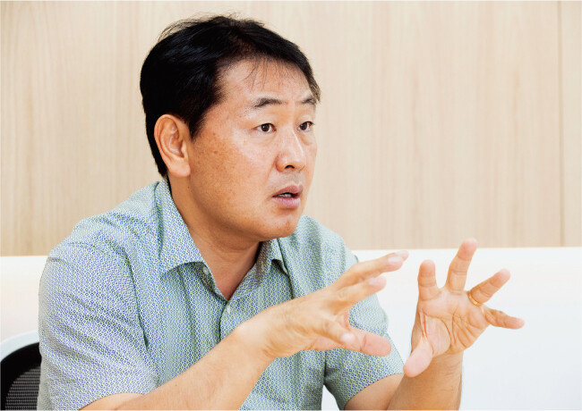 김관영 한국공공정책전략연구소 대표가 8월 10일 서울 종로구 사무실에서 ‘주간동아’와 인터뷰하고 있다. [지호영 기자]