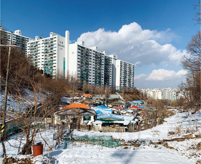 서울 관악구 관악산 북쪽 기슭부터 영등포구 여의도 일대까지 시층(時層). [사진 제공 · 김시덕]