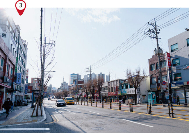장승배기로를 사이에 두고 마주한 노량진뉴타운 1구역(오른쪽)과 
 3구역. [홍태식]