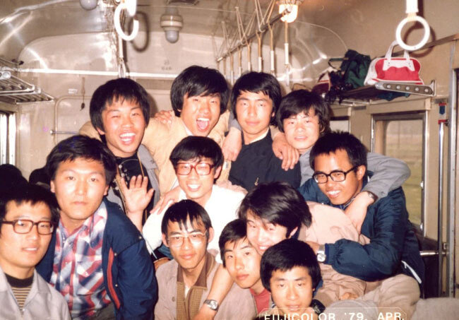 1979년 서울대 법대 1학년 A반 대성리 MT에서 국민의힘 윤석열 대선 후보(왼쪽에서 두 번째). [사진 제공‧이철우]