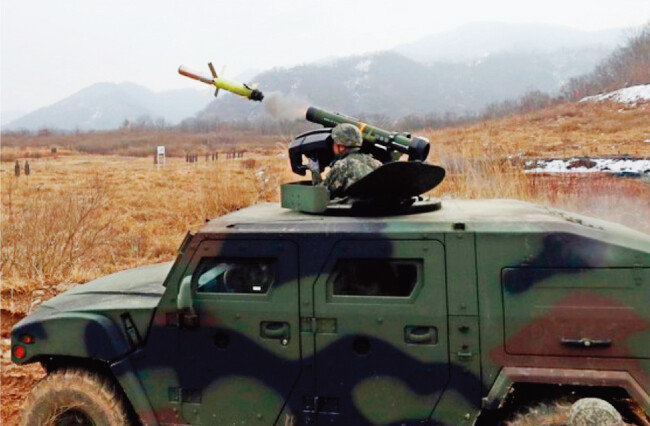 현궁 대전차미사일. [사진 제공 · 국방부]