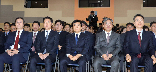 2020년 1월 서울중앙지검 검사장 취임식에 자리한 당시 신자용 1차장(왼쪽에서 두 번째). [사진 제공 뉴스1]