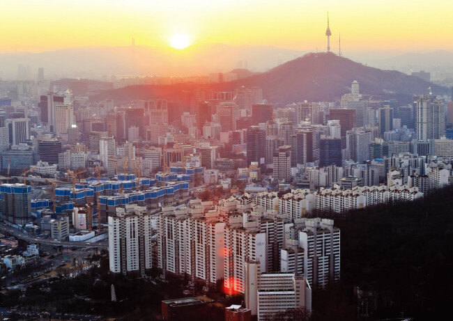 지금 부동산시장은 데이터상 하락 변곡점에 와 있다는 게 김기원 대표의 분석이다.[GettyImages]