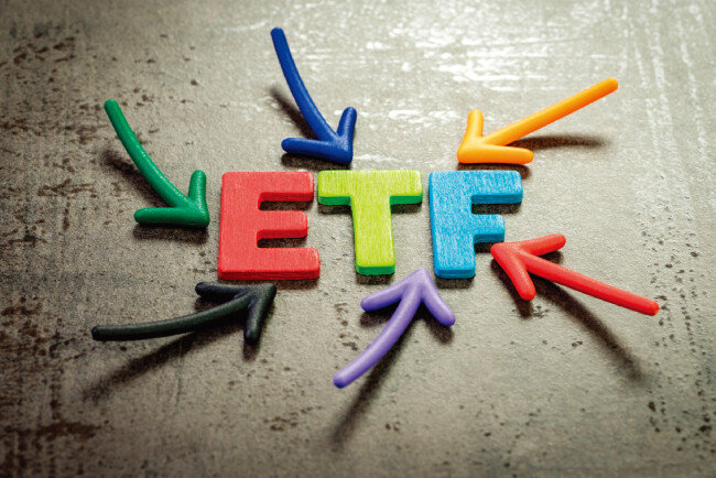 같은 지수를 추종하는 ETF라면 보수가 저렴한 걸 고르는 편이 좋다. [GettyImages]