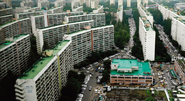 서울 강남권의 대표 재건축 아파트인 대치동 은마아파트 전경. [뉴시스]