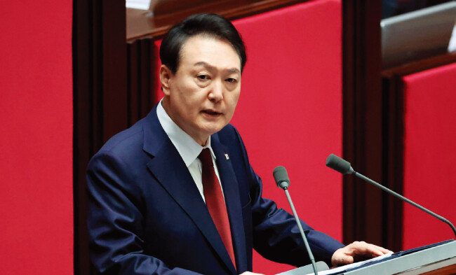 10월 25일 윤석열 대통령이 국회 본회의장에서 내년도 정부 예산안에 대한 시정연설을 하는 모습. [동아DB]