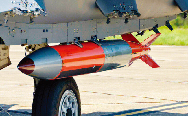 B-21이 유사시 탑재할 것으로 예상되는 B61-12 핵폭탄. [사진 제공 · 미 공군]