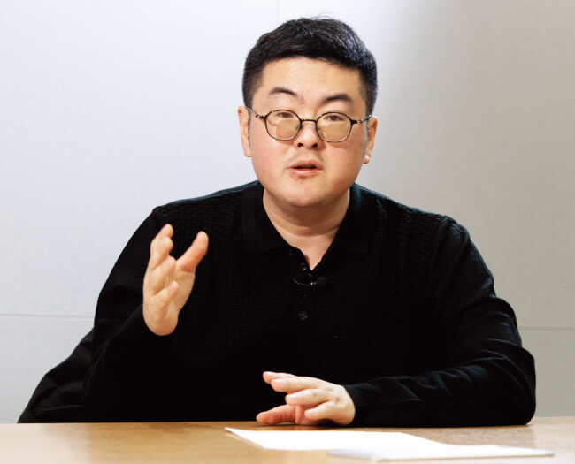 2월 7일 동아일보 충정로 사옥에서 인터뷰하고 있는 강환국 퀀트 투자 전문가 겸 작가. [박해윤 기자]