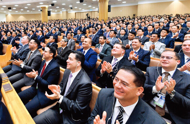 2023년 새 언약 유월절을 앞두고 한국을 방문한 세계 각국 하나님의 교회 목회자들이 새예루살렘
판교성전에 모였다. [하나님의 교회 제공]