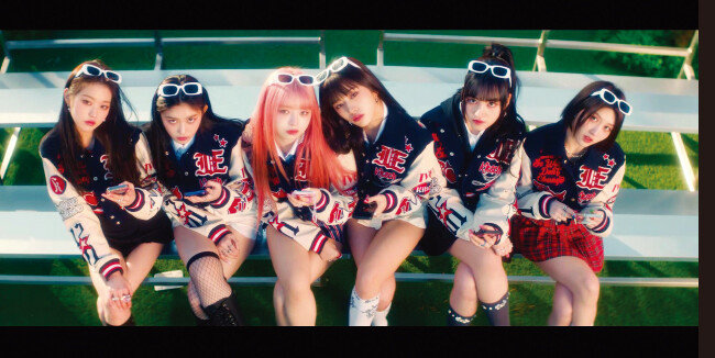 아이브가 첫 정규앨범 발매를 앞두고 선공개곡 ‘Kitsch’를 발표했다. [스타쉽엔터테인먼트 제공]