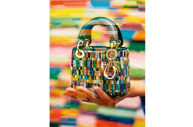 김민정 작가가 작업한 레이디 디올 백. [디올 홈페이지]