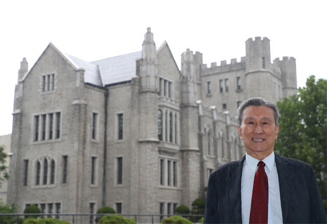 2011년부터 고려대에 84억 원을 기부한 유휘성 조흥건설 창업자. [동아DB]