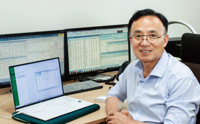 김영익 서강대 경제대학원 교수. [조영철  기자]