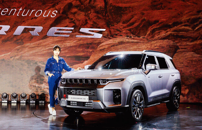 KG모빌리티의 주력 모델 ‘토레스’. [KG모빌리티 제공]