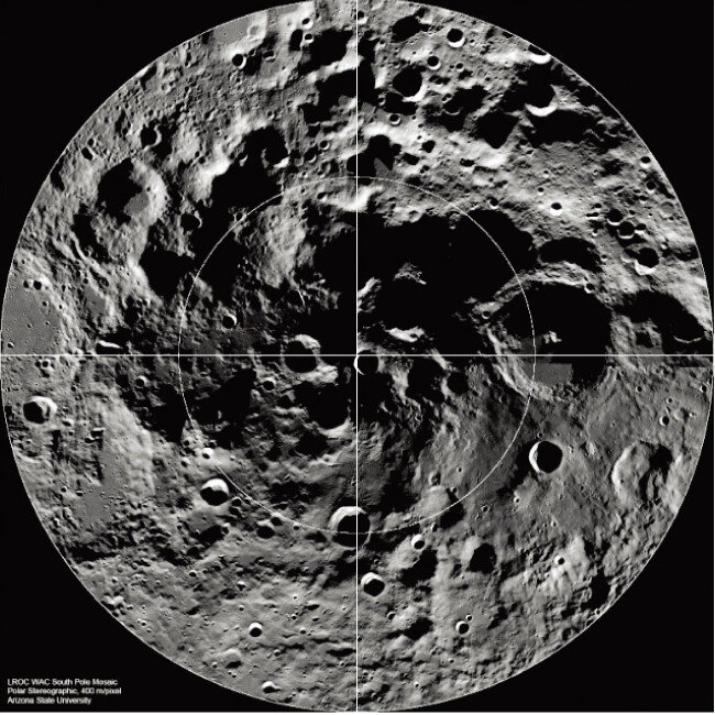 미국항공우주국(NASA) 달 정찰 궤도선이 촬영한 달 남극. [NASA 제공]