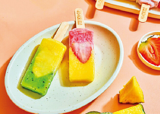 Indulge in Refreshing ‘Greek Yogurt Fruit Ice Cream Bar’ – A Healthier Option for Hot Summer Days