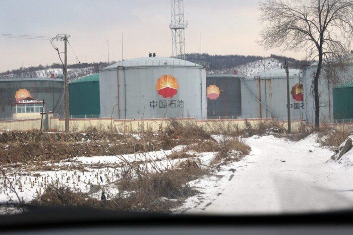 북한으로 공급되는 석유가 저장돼 있는 중국 랴오닝성 단둥 시 외곽 ‘바싼 유류저장소’. [변영욱 동아일보 기자]