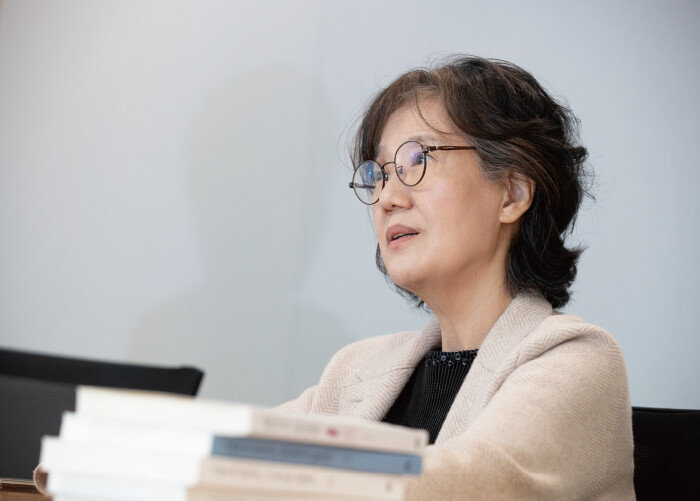 박유하 교수는 “고발 이후 10년에 이르는 시간을 보내며 송사에 에너지를 쓰느라 하고 싶은 연구를 하지 못한 것이 가장 아쉽다”고 했다. [지호영 기자]