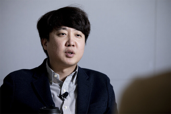 이준석 전 국민의힘 대표가 13일 오후 동아일보 충정로사옥에서 ‘신동아’와 인터뷰하고 있다. [지호영 기자]