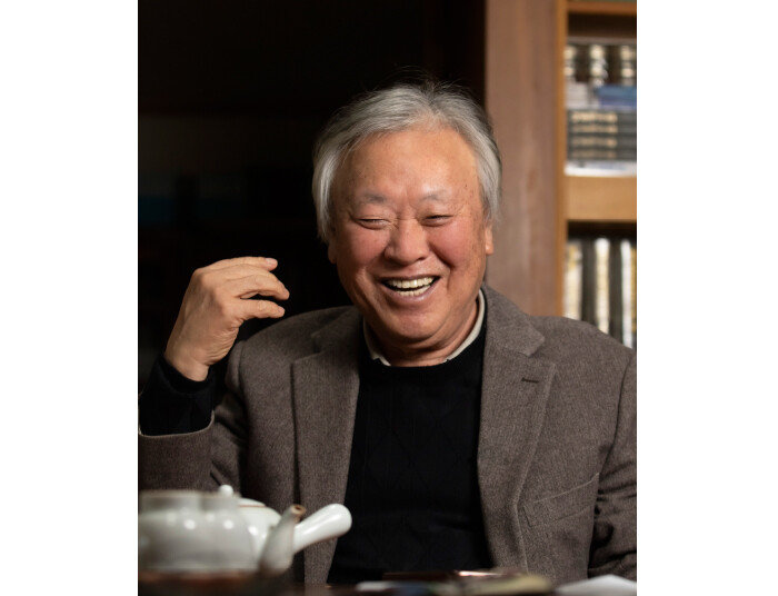 이문열 작가는 김지하, 황석영을 떠올리며 환하게 웃었다. [박해윤 기자]