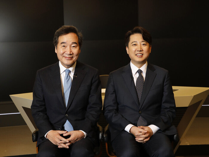 이낙연 전 국무총리와 이준석 개혁신당(가칭) 정강정책위원장이 1월 9일 서울 광화문 동아미디어센터에서 ‘신동아’ 특별 대담을 진행했다. [박해윤 기자]
