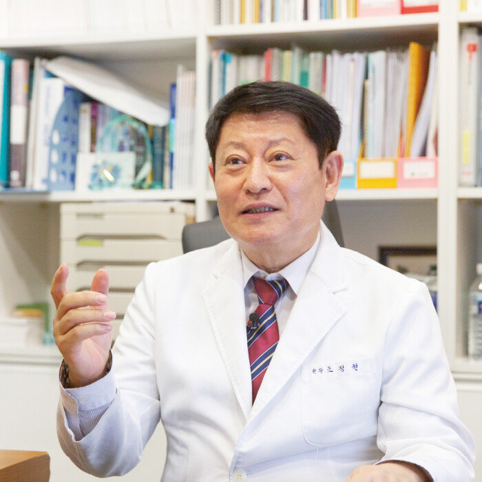  조정현 사랑아이여성의원 원장은 “시험관아기시술에 성공하려면 경험이 풍부하고 소통을 잘하는 주치의를 만나는 것이 중요하다”고 강조했다. [김도균 기자]