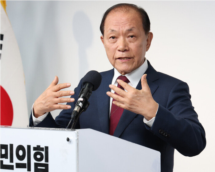 5월 3일 서울 여의도 국민의힘 중앙당사에서 열린 취임 입장 발표 기자회견에서 황우여 국민의힘 비상대책위원장이 발언하고 있다. [뉴스1]