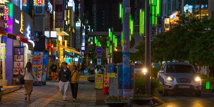 5월 8일 오후 8시께 울산 남구 울산 디자인 거리 풍경. [박해윤 기자]