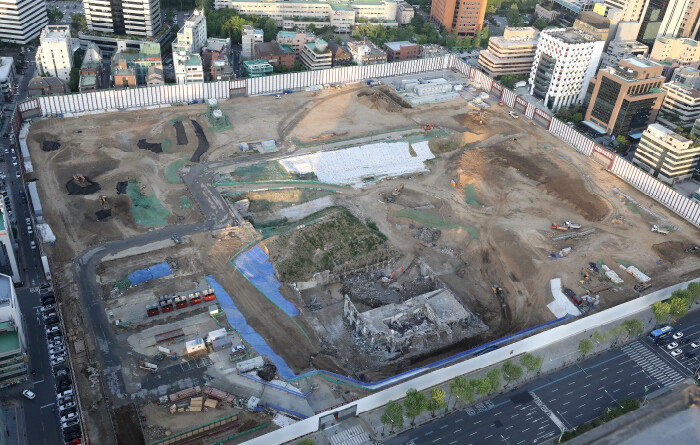 현대차그룹은 2014년 서울 강남구 삼성동 한국전력 부지를 매입해 통합사옥 건립을 추진했지만 공사는 지지부진한 상태다. 사진은 2020년 5월 6일 해당 부지 전경. [뉴스1]