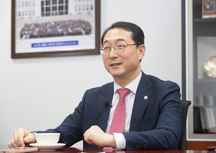 김건 국민의힘 의원은 “국민이 외교를 친숙하게 느낄 수 있도록 우리 외교와 국민 간의 이음새가 되고 싶다”고 말했다. [지호영 기자]