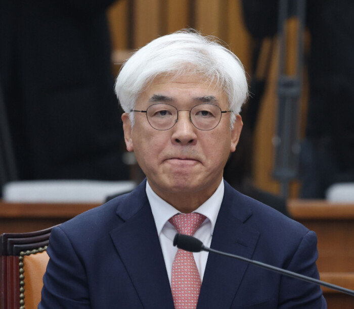 마은혁 헌법재판관 후보자가 2024년 12월 23일 국회 인사청문회에서 질의를 듣고 있다. [동아DB]