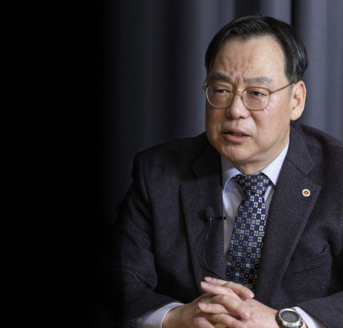 최성환 정신과 전문의는 “선동당하는 어리석은 국민은 순식간에 노예로 전락할 수도 있다”며 “늘 공부하는 자세로 깨어 있어야 한다”고 조언했다. [조영철 기자]