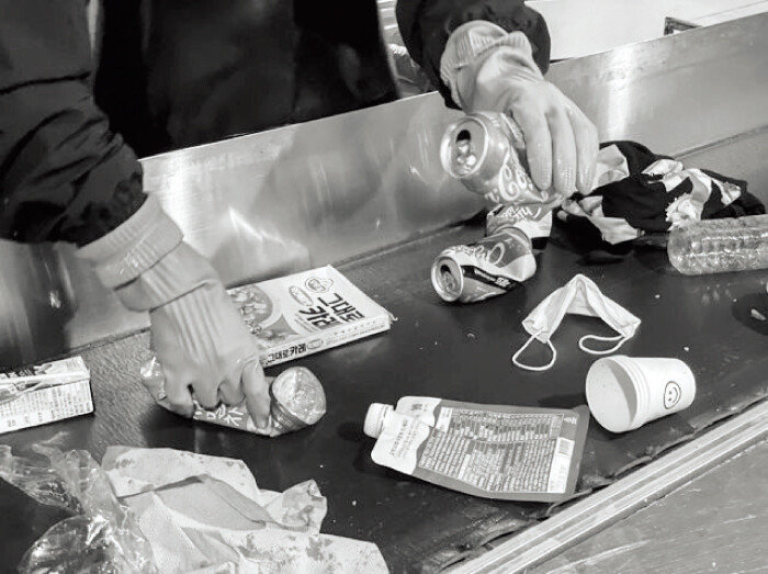 폐기물 배출 대행 스타트업 ‘어글리랩(오늘수거)’의 경기 광명시 세척·선별장. [어글리랩 제공]